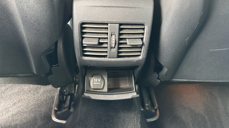 Mercedes-Benz CLA 180 AMG Line 4dr Tip Auto Petrol Saloon